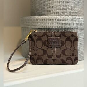 Coach || Classic Wristlet in Chocolate Brown